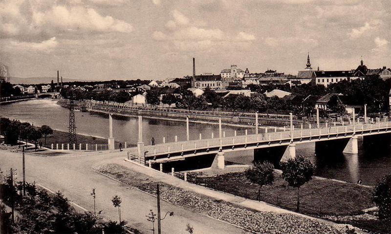 Most Legií